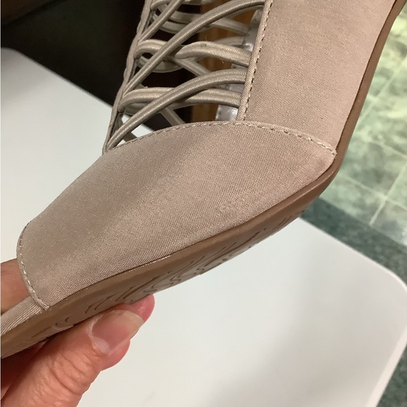 Luca Ferri peep toe sling back heeled sandals - Picture 10 of 10